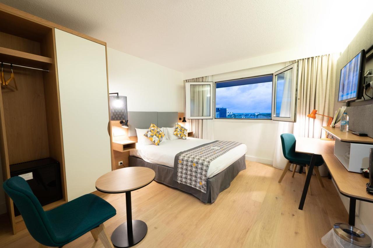 Standard Queen Room Sea View