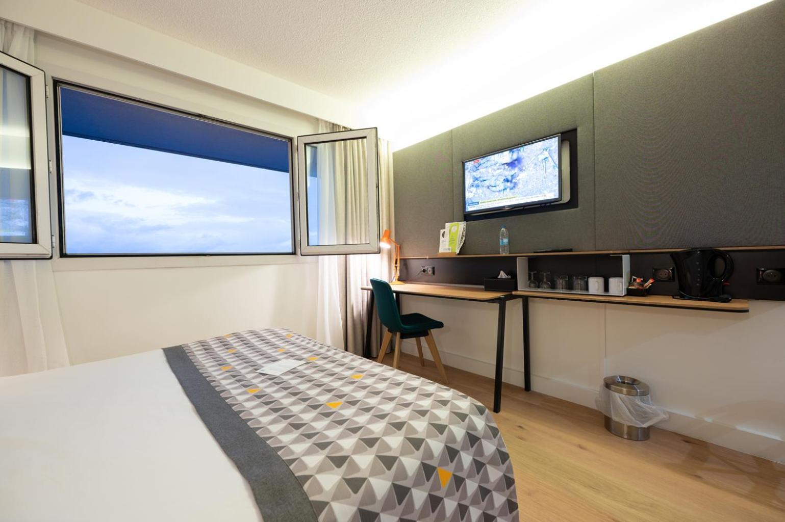 Standard Queen Room Sea View